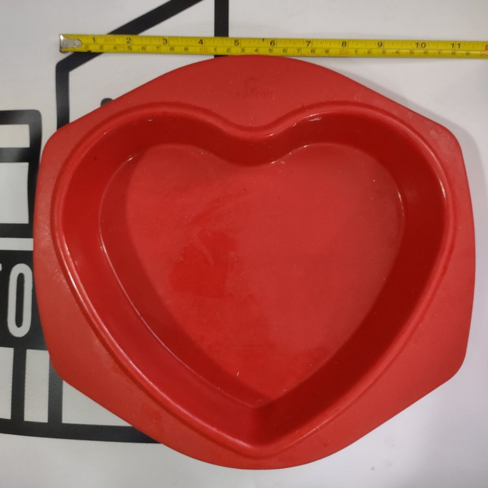 Silicone Large Heart Cake Mold 9in Wide 2in Deep